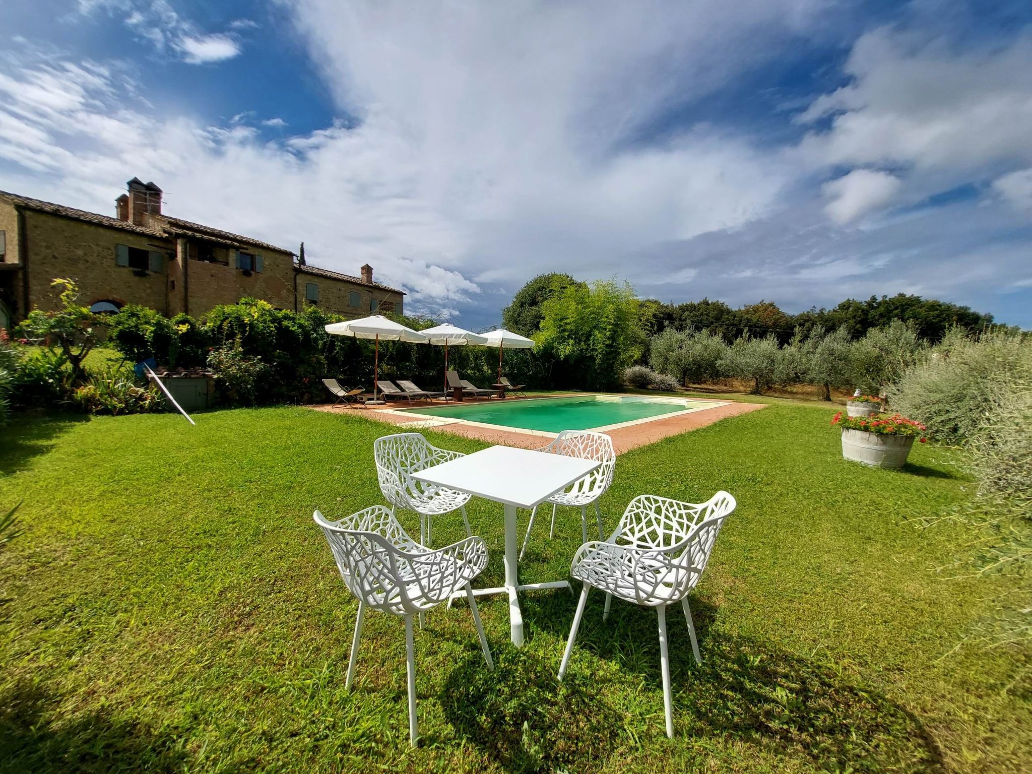 Schönes Ferienhaus in Gambassi Terme mit Privatem Pool-Dedans