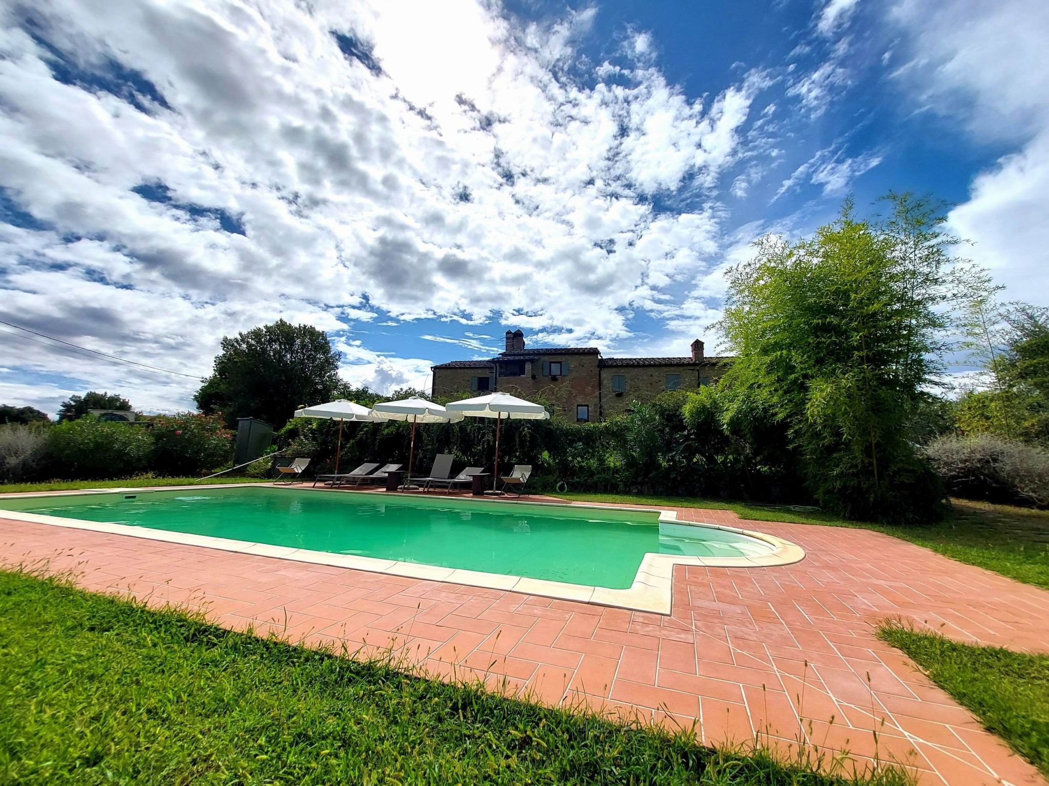 Schönes Ferienhaus in Gambassi Terme mit Privatem Pool-Dedans