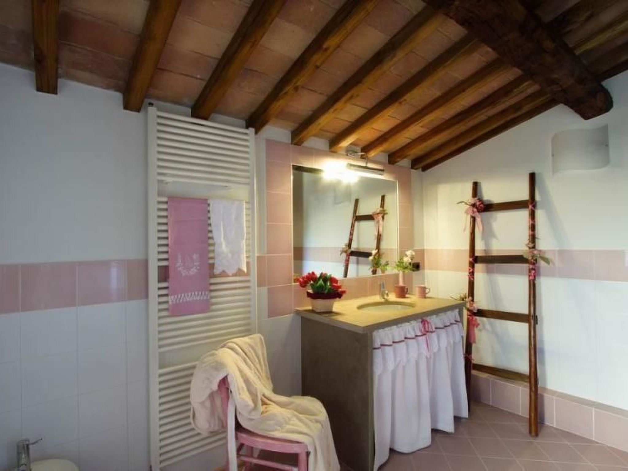 Schönes Ferienhaus in Gambassi Terme mit Privatem Pool-Dedans