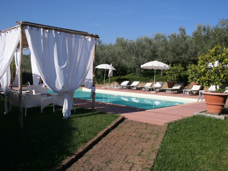 Vakantiehuis met whirlpool en bergzicht in Castelfalfi in Castelfalfi