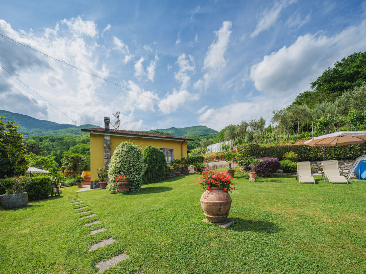 Search and Stay destination Villa A Roggio, Toscana - Italy from AU$ 209. Bataba