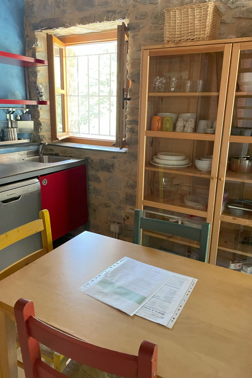 Zypressen, ein Haus im Wald an der ligurischen Riviera - Binnen