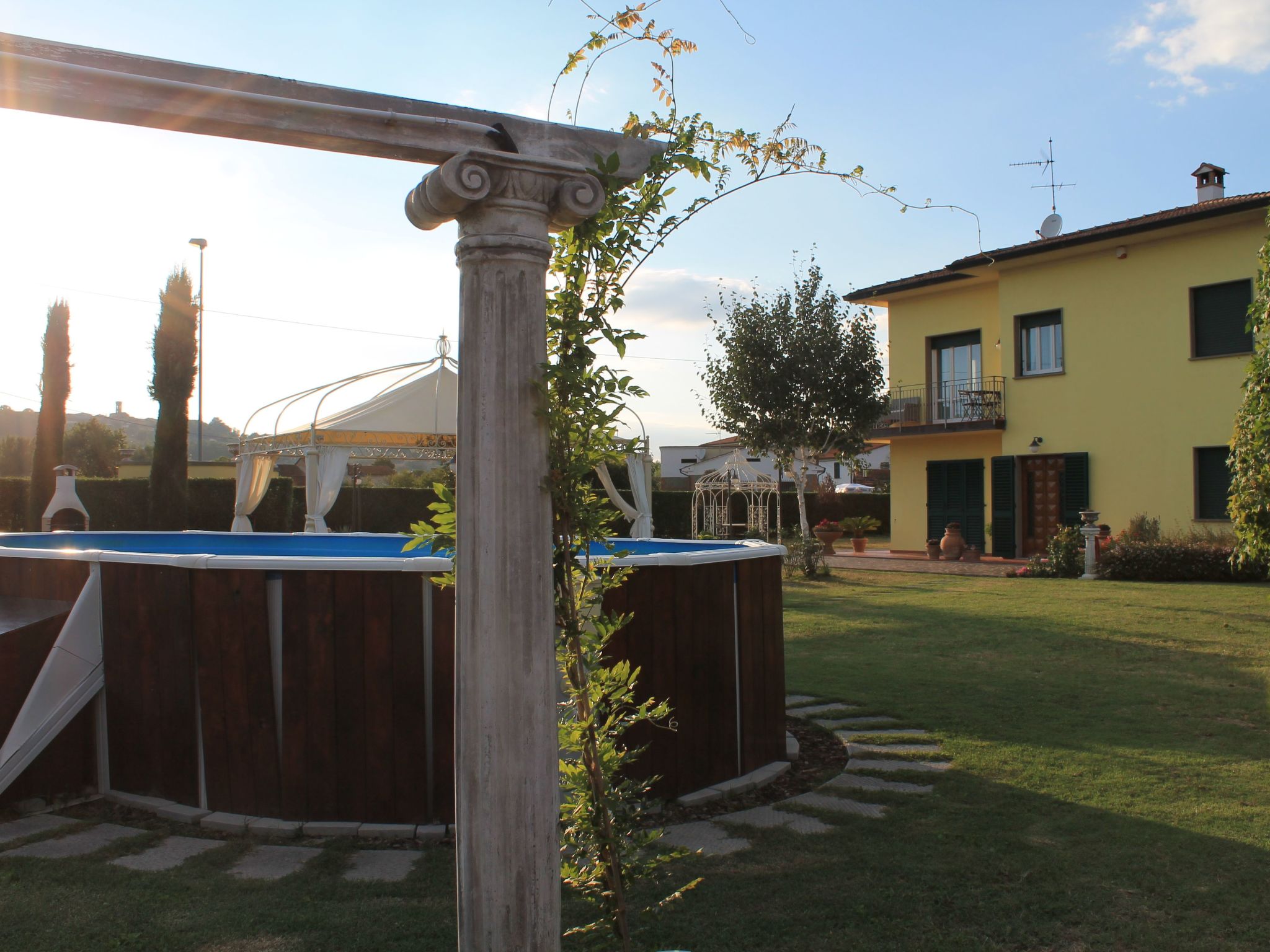 La Valinfiore Charmante Wohnung mit Pool-Binnen