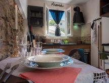 Wohnung in Marina Di Pisa mit Garten