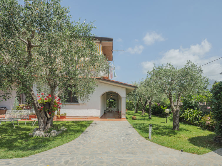 Search and Stay destination Massa, Toscana - Italy from AU$ 124. Bernardini