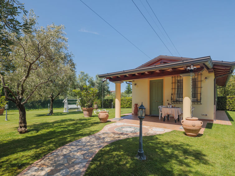 2-persoons vrijstaand vakantiehuis Colli in Marina di Massa in Marina di Massa