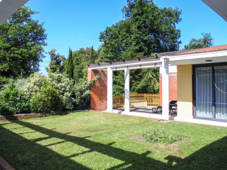 Modern appartement Vittoria in Montignoso voor 4 personen in Montignoso