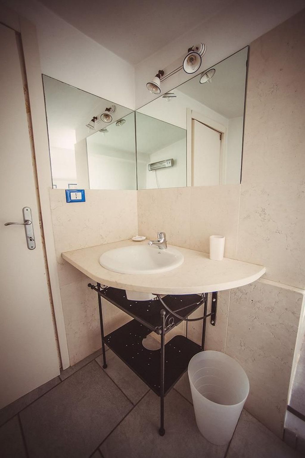 Wohnung 'Settimo Cielo9' mit Schwimmbad-Inside