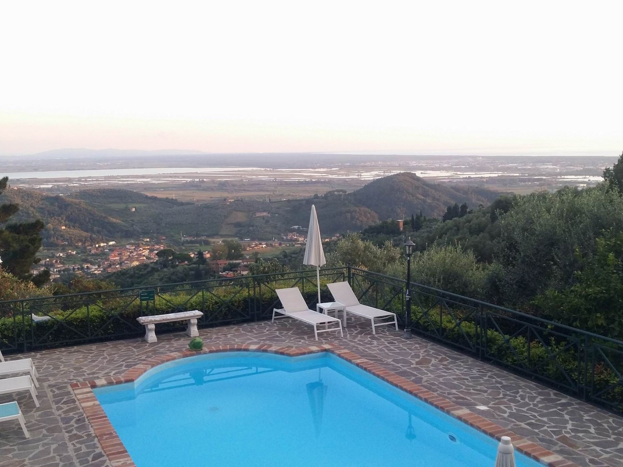 'lorien 14' mit eigenem Pool-Image-tags.info