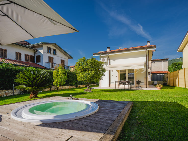 Vrijstaand vakantiehuis La Frida 2 met whirlpool in Corsanico in Corsanico