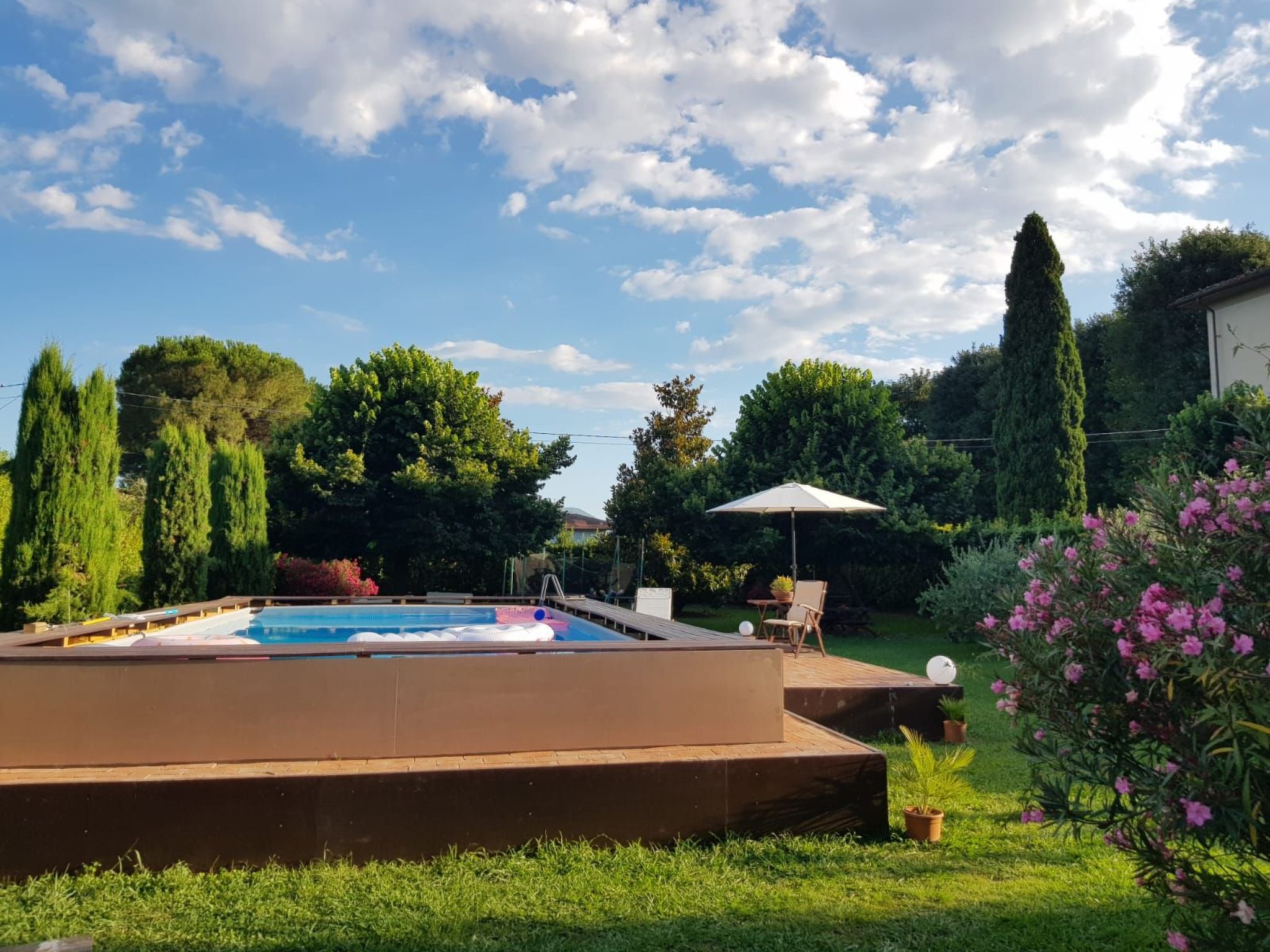 Unterkunft in einer Villa, Schwimmbad und großer Garten-Inside