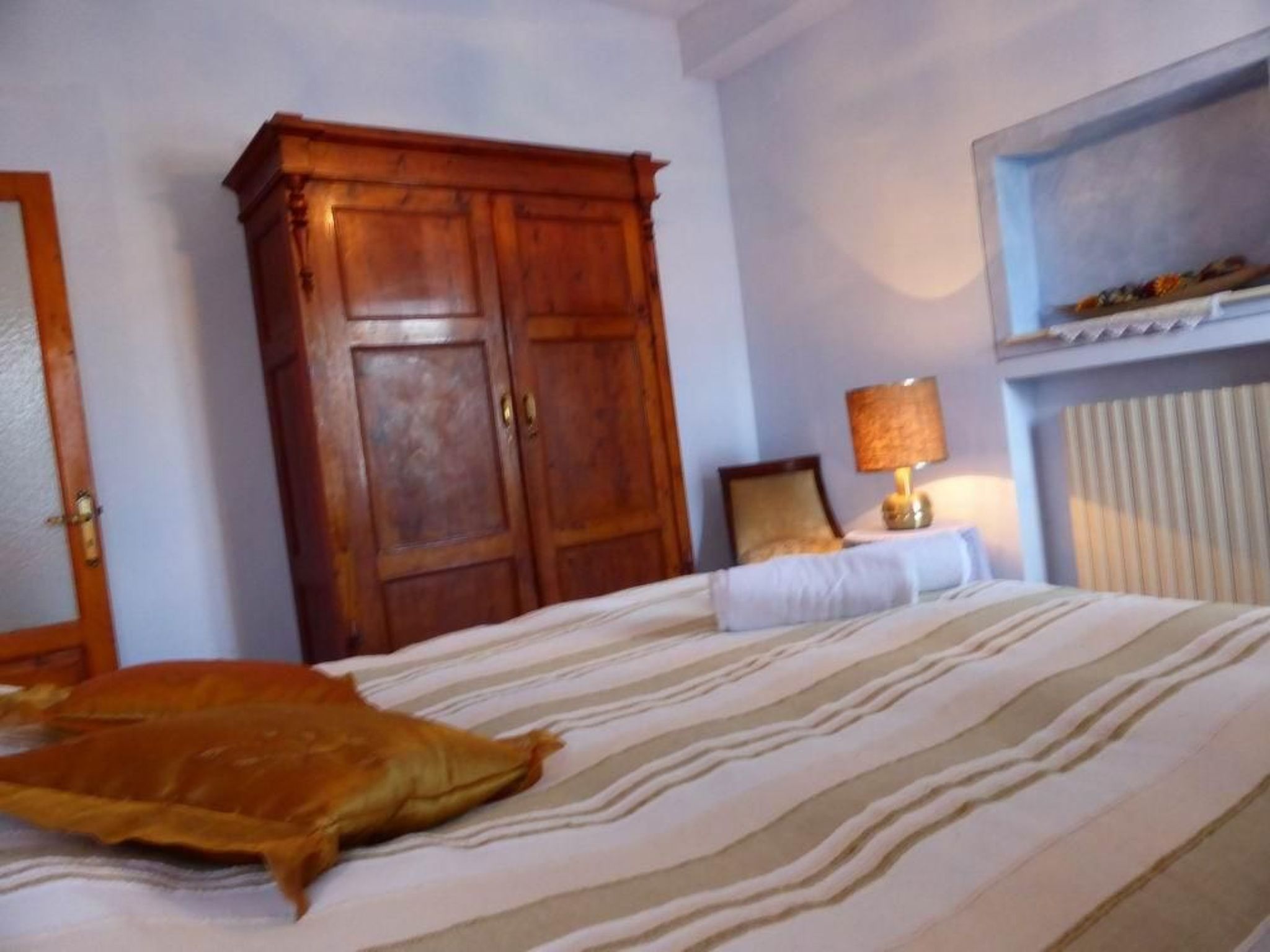 Unterkunft in einer Villa, Schwimmbad und großer Garten-Inside