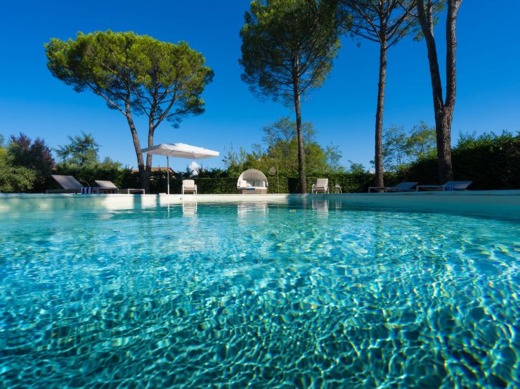 Villa mit Garten und privatem Pool