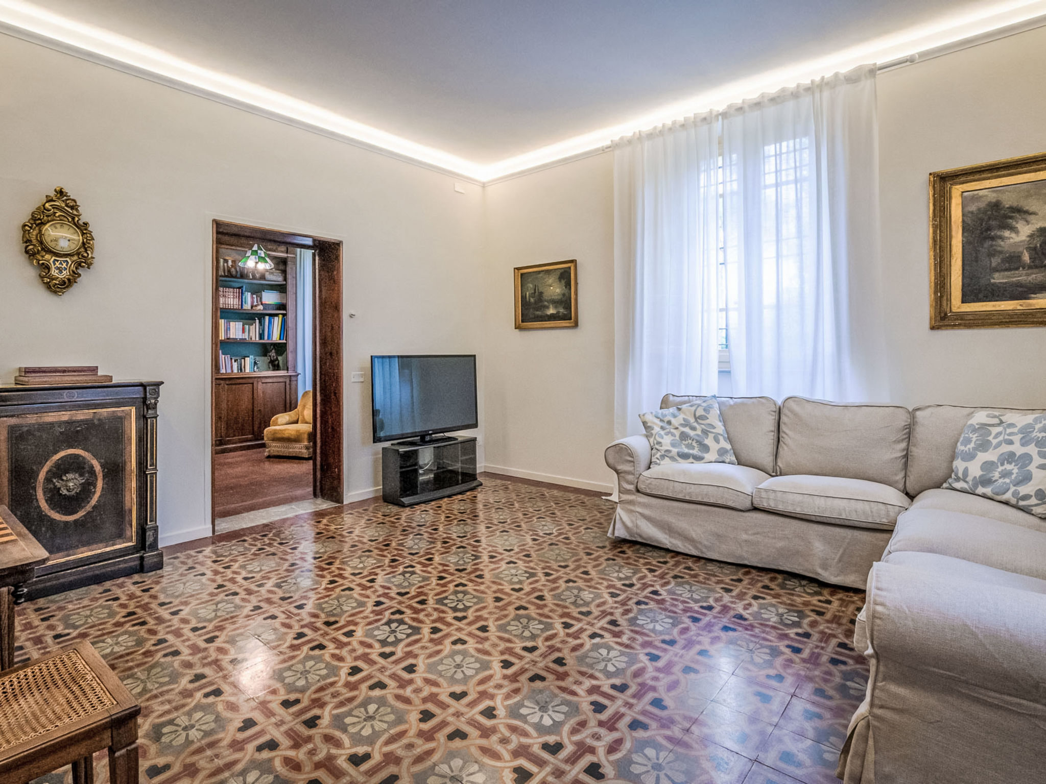 Villa mit Garten und privatem Pool - Inside