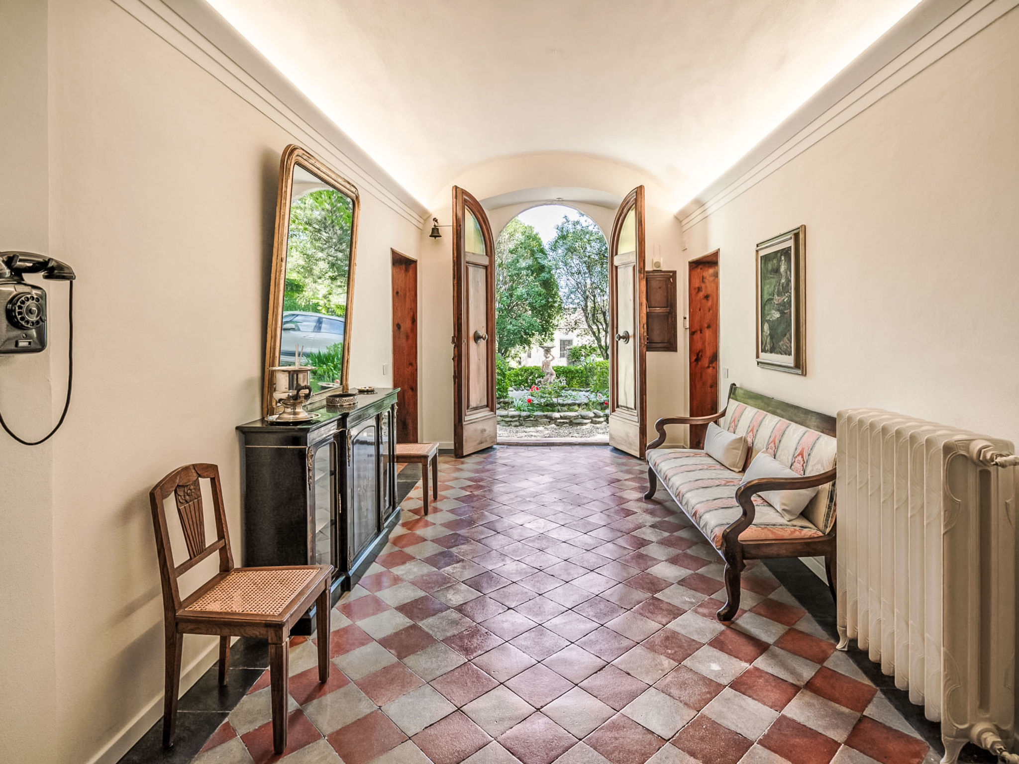 Villa mit Garten und privatem Pool - Inside