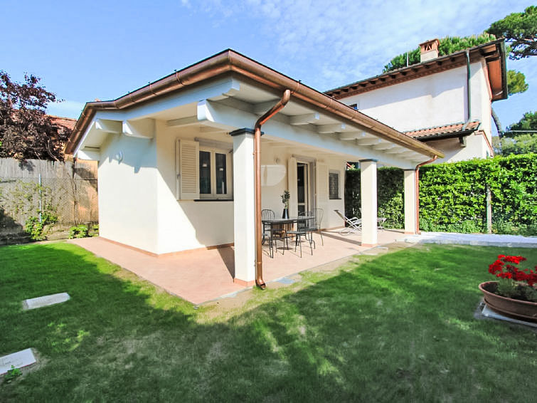 Niccolò Villa in Forte dei Marmi