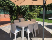 Gerenoveerde villa op 360 meter van zee in Forte dei Marmi - thumbnail 6