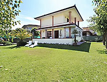 Villa Chiara: Vrijstaande vakantievilla met tuin op 1 km van zee in Forte dei Marmi - thumbnail 2
