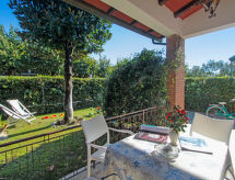 Villa Patrizia: Vrijstaand genieten op 800 meter van zee in Forte dei Marmi - thumbnail 3