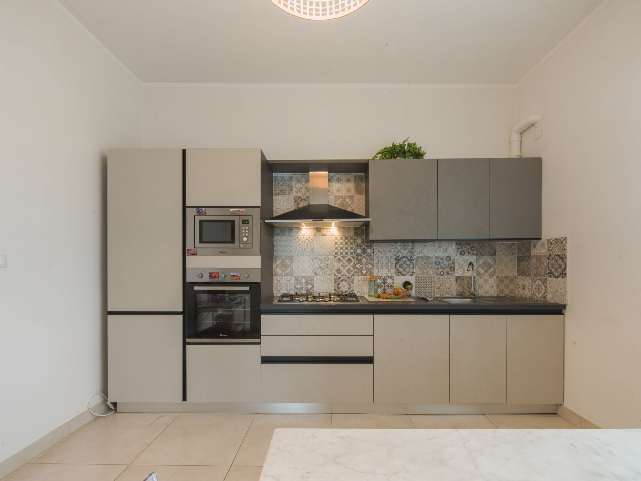 White Home-Drinnen