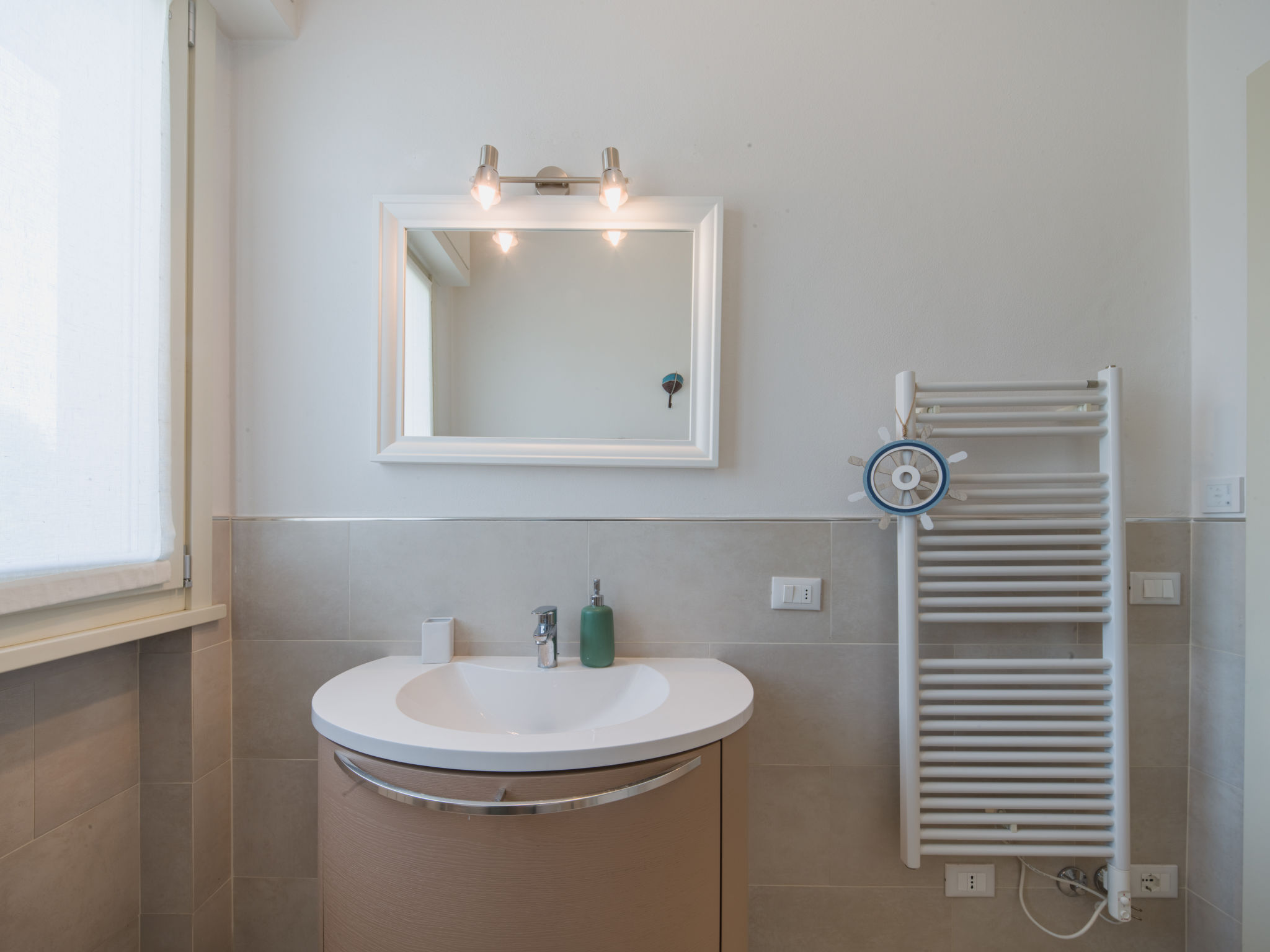 White Home-Drinnen