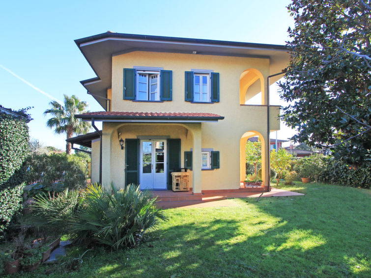 6-persoons vakantiehuis in Forte dei Marmi op 1,4 km van zee in Forte dei Marmi