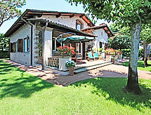 Villa Andrea: Vrijstaande luxe aan de Toscaanse kust in Forte dei Marmi - thumbnail 1