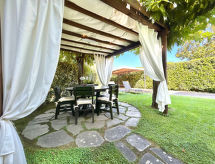 Villa Stefano: moderne villa met tuin dichtbij strand en golfbaan in Forte dei Marmi - thumbnail 3