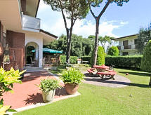 Villa Marcella: luxe vrijstaande villa op 650m van zee in Forte dei Marmi - thumbnail 4