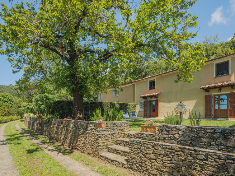 Search and Stay destination Province of Massa and Carrara, Tuscany - Italy from AU$ 109. Di Carlino
