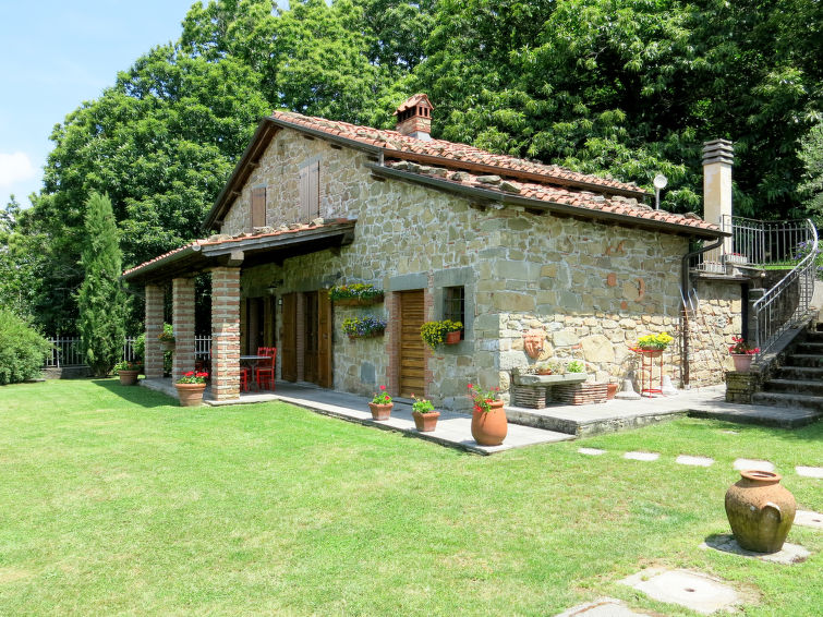 Vakantiehuis met open haard in Bagni di Lucca in Bagni di Lucca