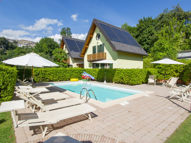 Search and Stay destination Provincia di Lucca, Toscana - Italy from AU$ 293. Viola (BLU601)