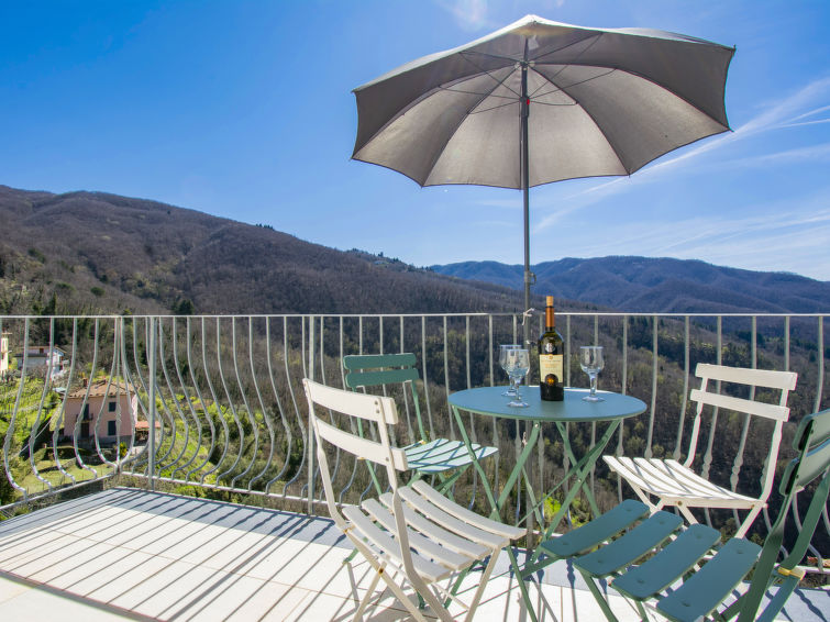Search and Stay destination Casabasciana, Toscana - Italy from AU$ 356. Kenzo
