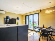 Aan zee: Modern appartement voor 6 personen in Marina Pietrasanta - thumbnail 3
