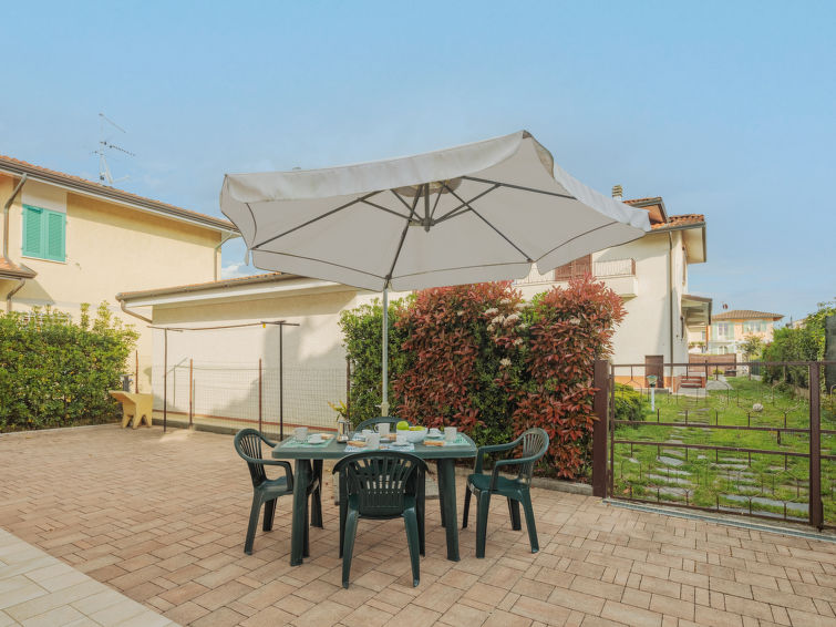 Op 600 m van zee: gezellig vakantiehuis in Marina Pietrasanta in Marina Pietrasanta