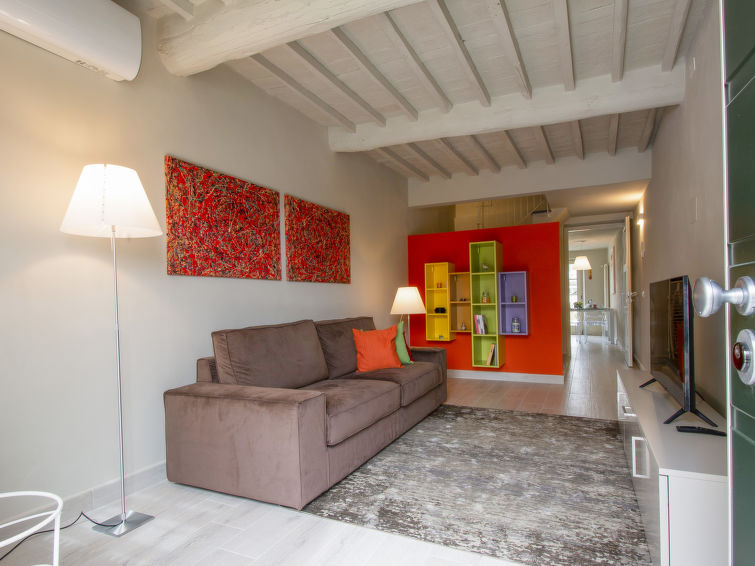 Search and Stay destination Capannori, Toscana - Italy from AU$ 269. Glicine