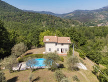 Vrijstaand Toscaans landhuis Buratto met privézwembad bij Lucca - thumbnail 1