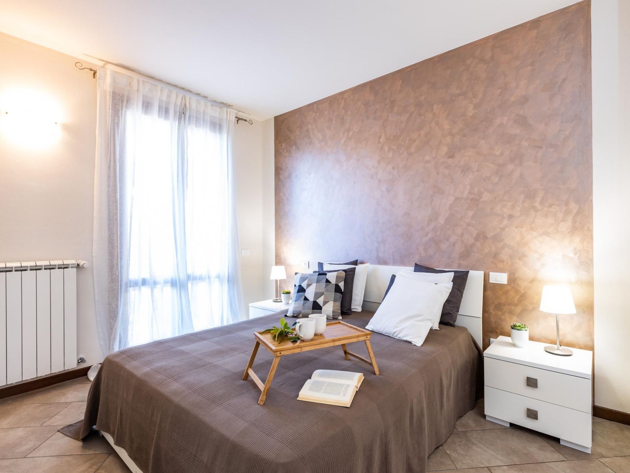 Photo of Wohnung mit separatem Eingang und kleinem privaten Innenhof.