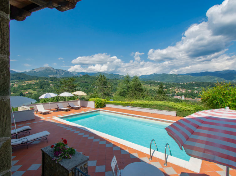 12-persoons vakantiehuis met privézwembad in Castelnuovo di Garfagnana in Castelnuovo di Garfagnana