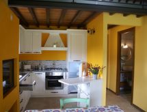 Sunset Barga: Gerenoveerde vrijstaande woning met panoramisch uitzicht in Toscane - thumbnail 3
