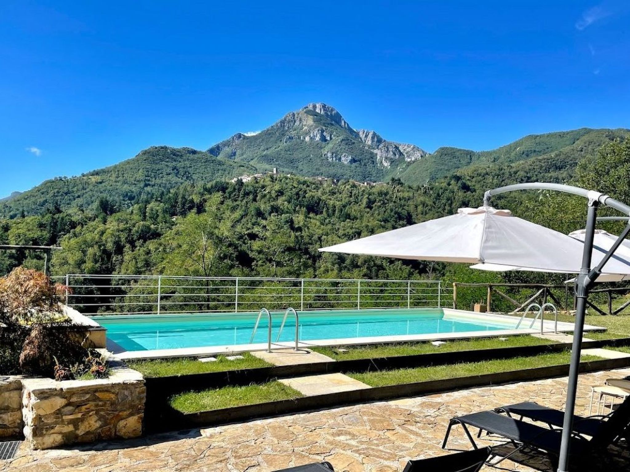 In Vergemoli mit Schönem Kamin-Binnen