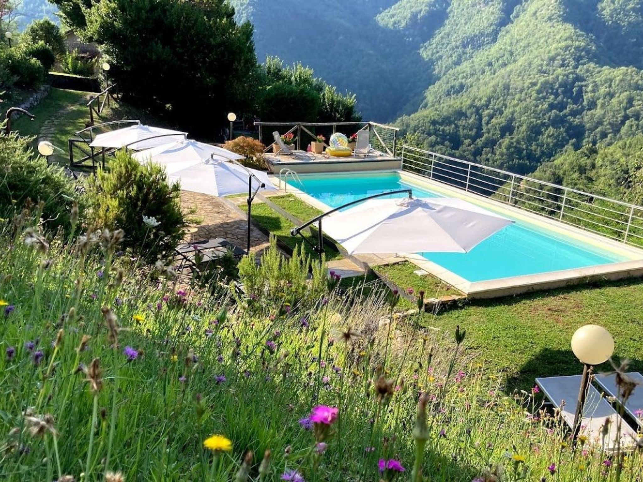 In Vergemoli mit Schönem Kamin-Binnen