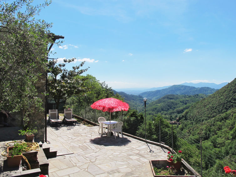 Search and Stay destination Provincia di Lucca, Toscana - Italy from AU$ 124. Castagneto