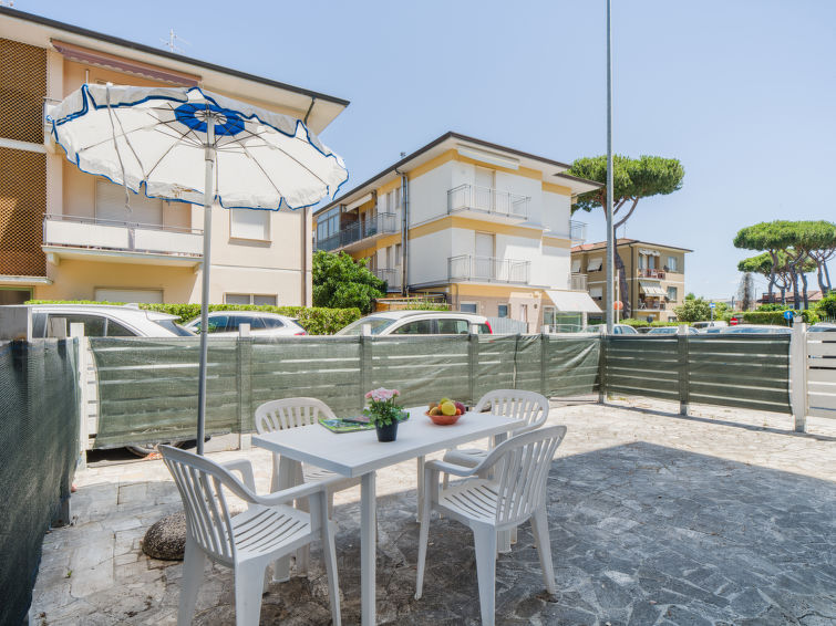 Op 800 m van zee: gezellig appartement in Lido di Camaiore in Lido di Camaiore