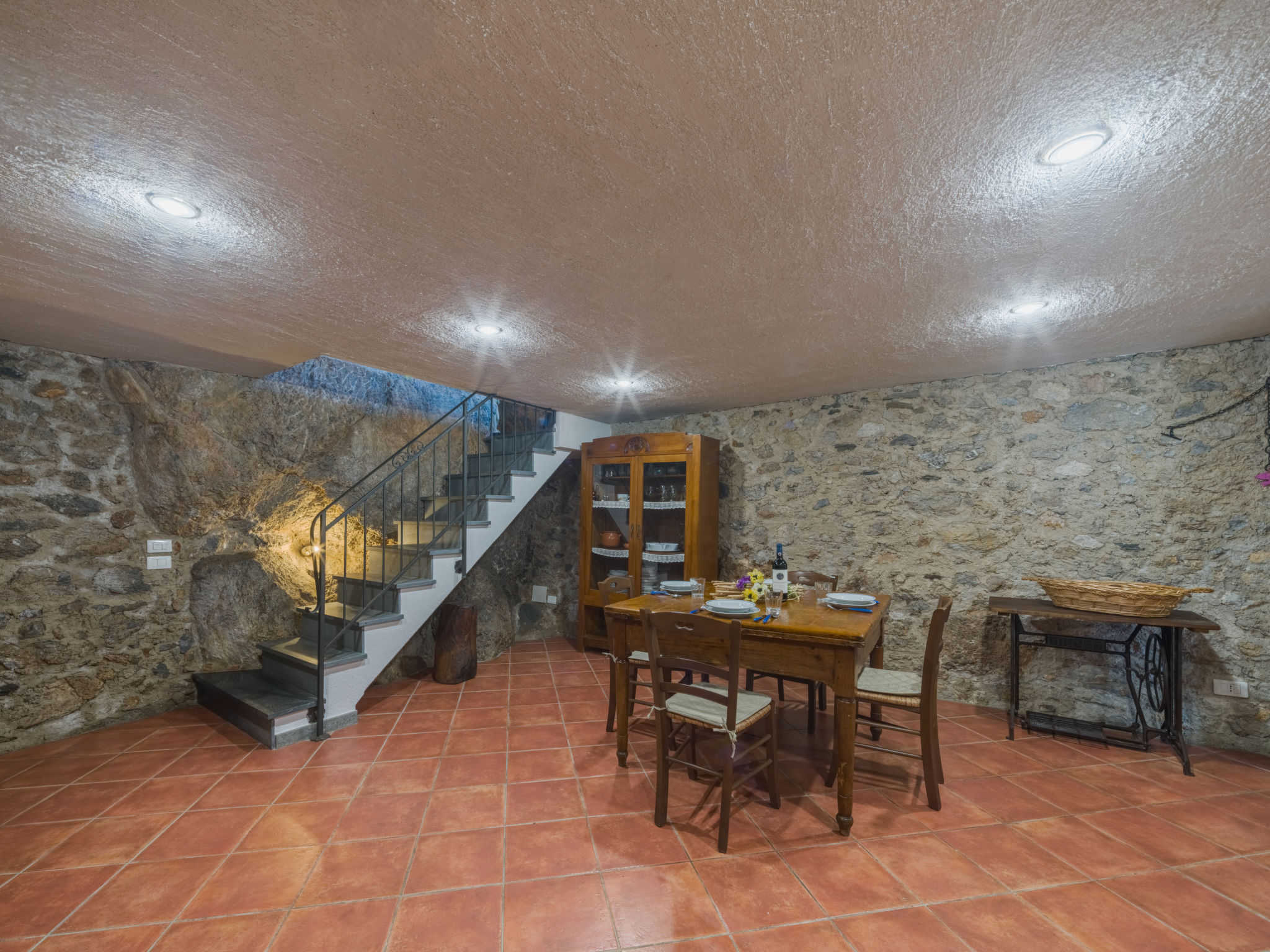 Casa Rubina-Inside