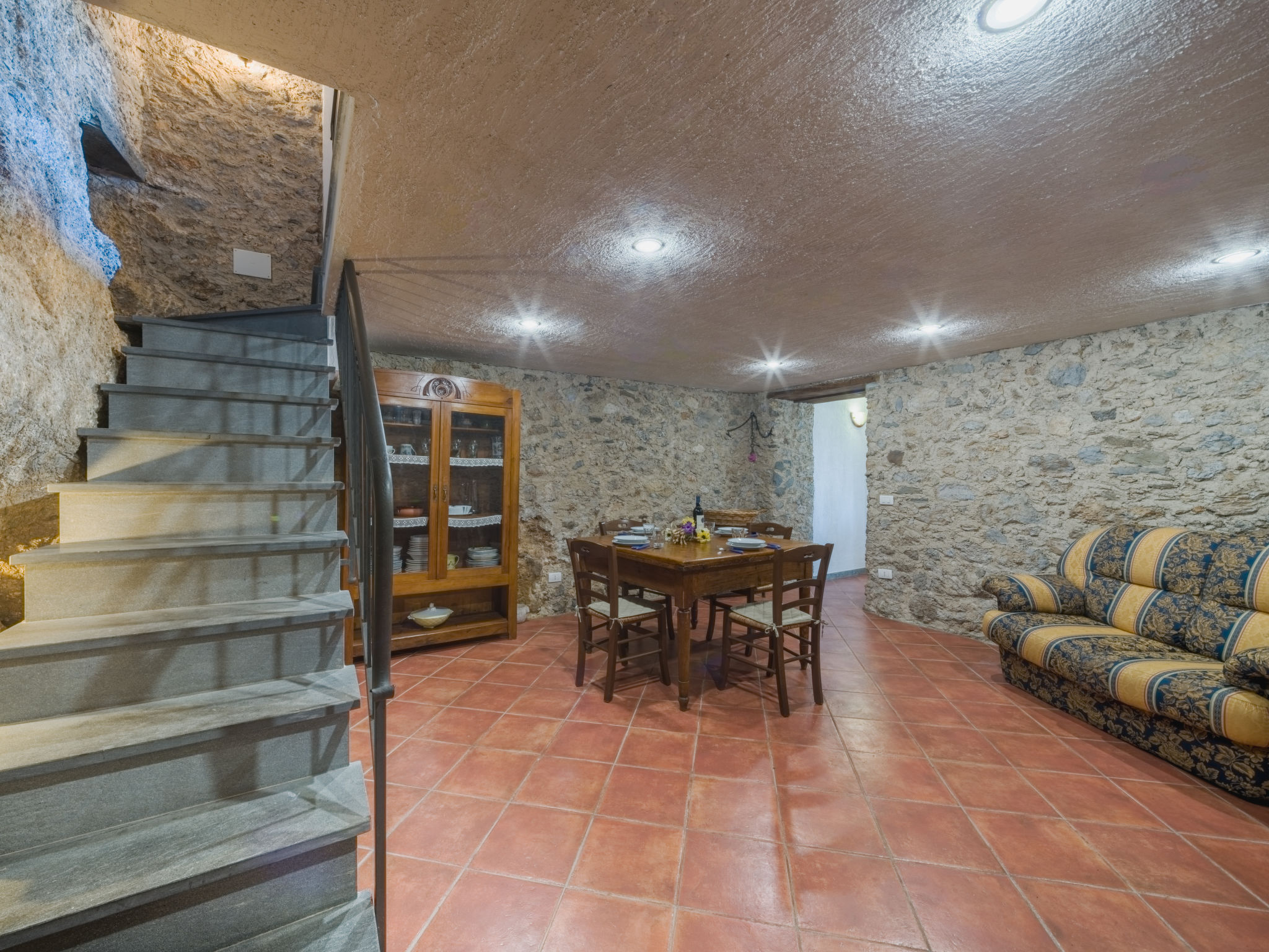 Casa Rubina-Inside
