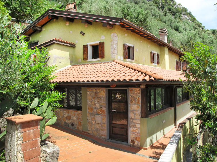 Search and Stay destination Province of Lucca, Tuscany - Italy from AU$ 320. La Grotta