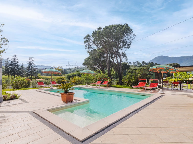 6-persoons vakantiehuis in Camaiore met privézwembad en open haard in Camaiore