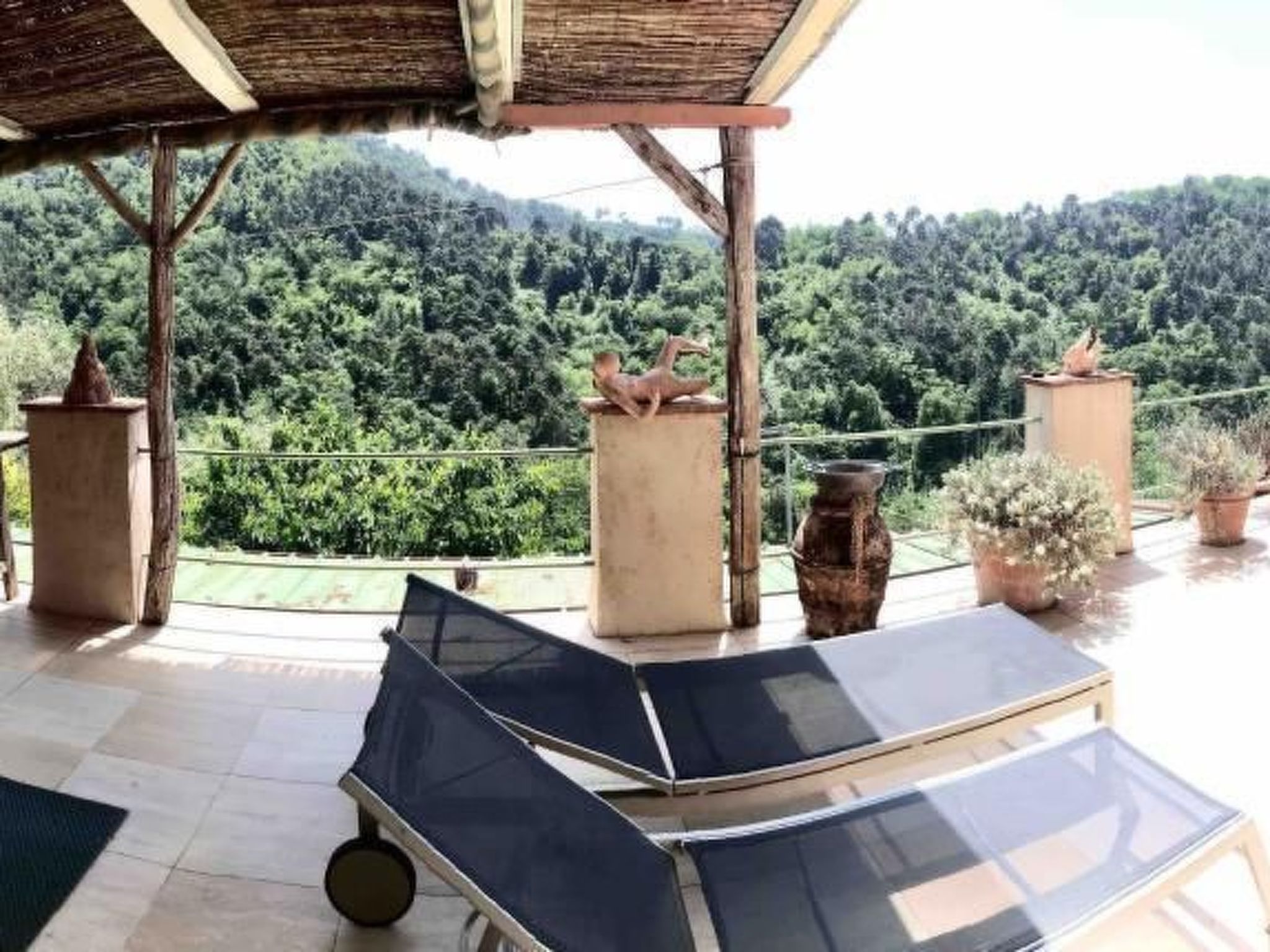 Artist's hill-Binnen