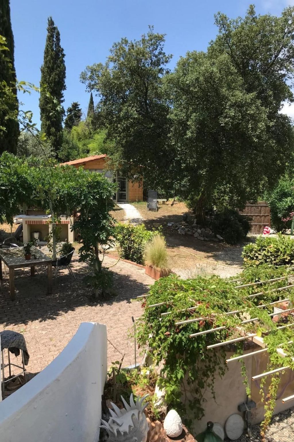 Artist's hill-Binnen